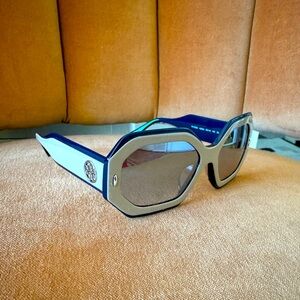 NWOT TORY BURCH sunglasses